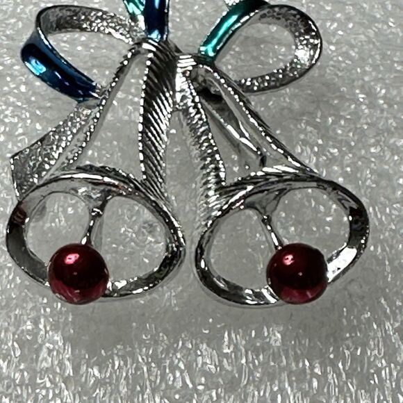 Vintage GERRY'S Christmas BELL Brooch Pin Silver Tone Enamel 2-1/4" Beautiful - Picture 4 of 12
